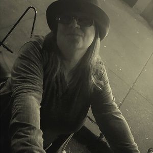 Meet your Posher, Gina